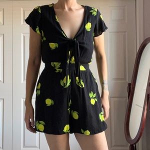 1.State Lemon Romper Size S